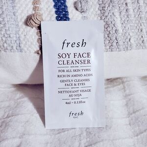 💚FREE with PURCHASE- FRESH Soy Amino Acid Face Cleanser